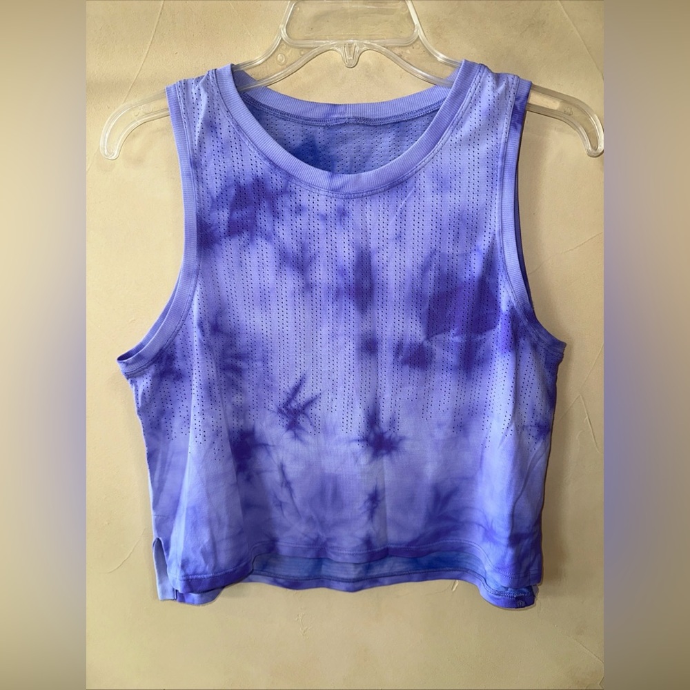 Lululemon Women's Cropped Tank Top Tie Dye Size 6/8 Purple Sleeveless